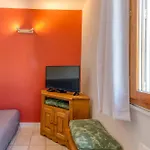 Les Lys Oranges Apartment