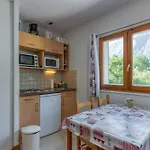 Les Lys Oranges Apartment *