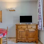 Les Lys Oranges Apartment *