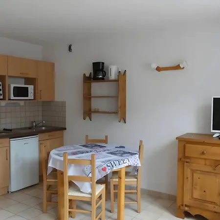 Les Lys Oranges Apartment