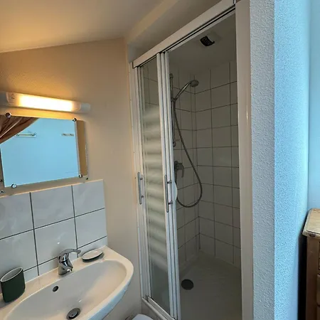 Les Lys Oranges Apartment