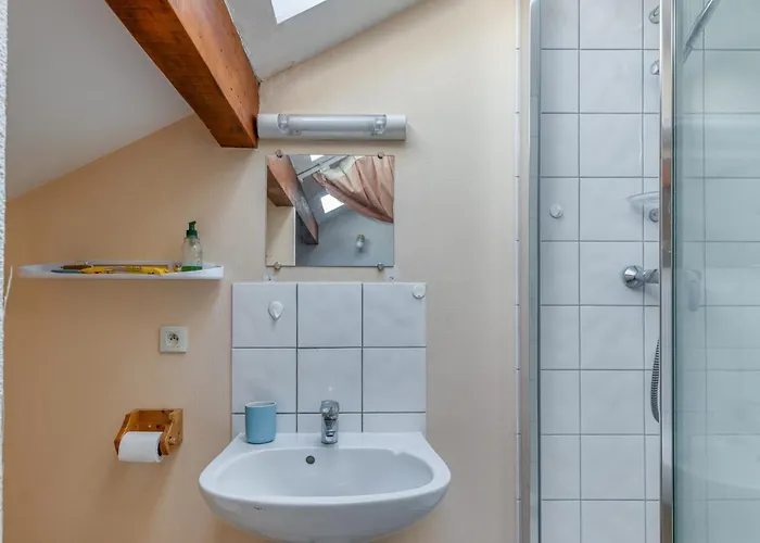 Les Lys Oranges Apartman *